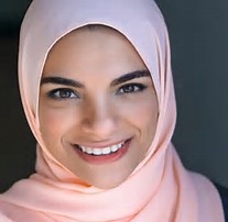 HEADSHOT-AMNA-MOUSSA